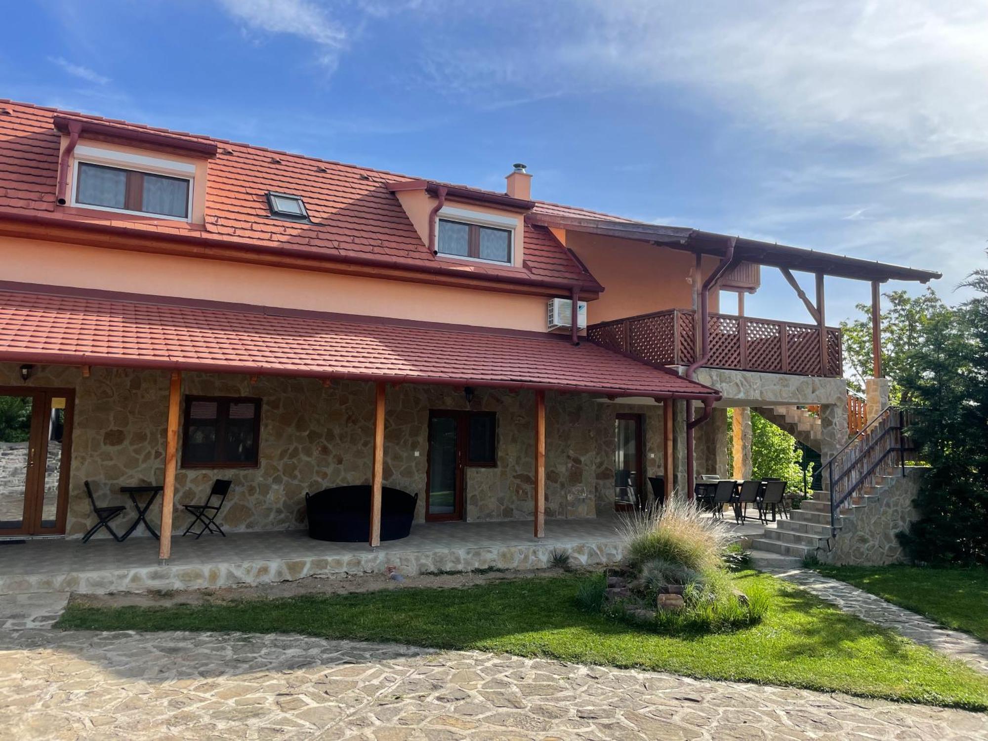 Szoegedi Villa バダチョニトマイ エクステリア 写真