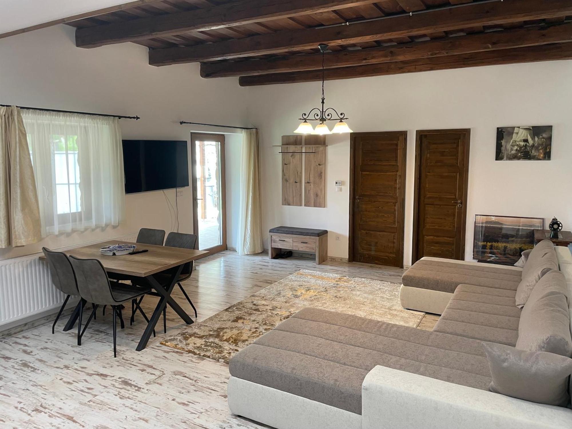 Szoegedi Villa バダチョニトマイ エクステリア 写真